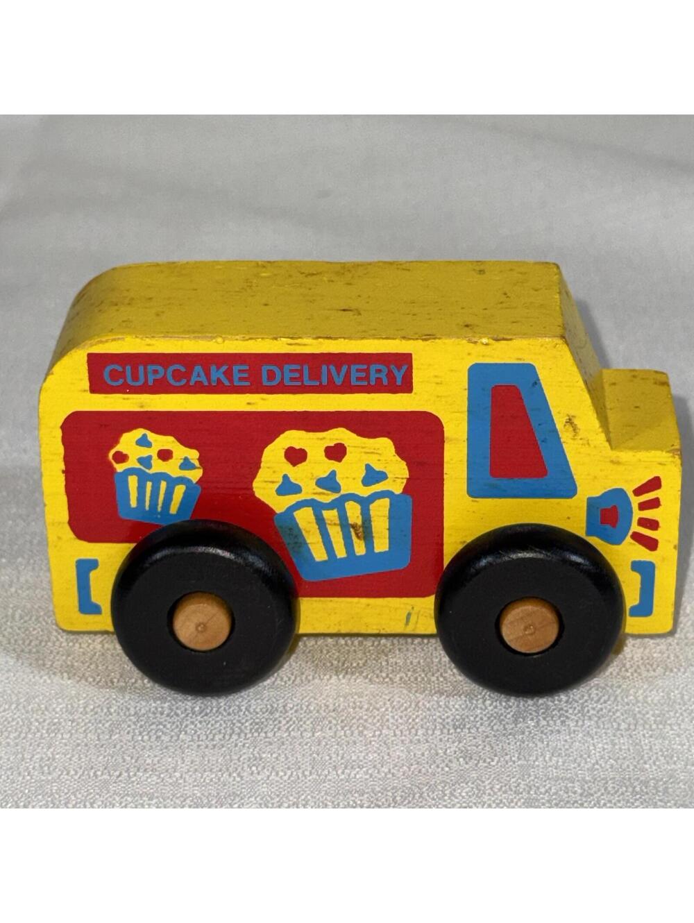 Vintage wooden cupcake delivery truck montgomery‎ schoolhouse Yellow Muffin Wood